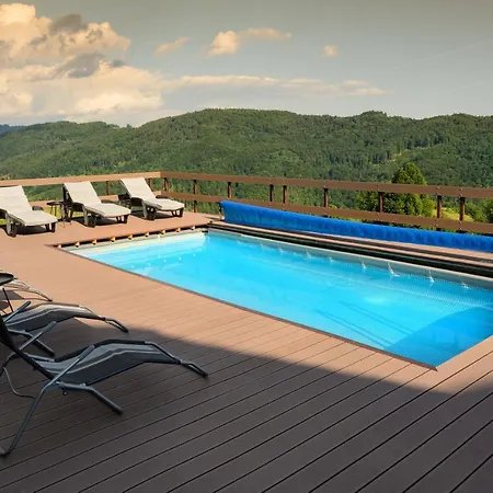 Rustic Retreat With Pool Pocitnice Na Kozolcu *