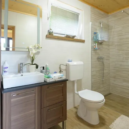 Vikendica Rustic Retreat With Pool Pocitnice Na Kozolcu *